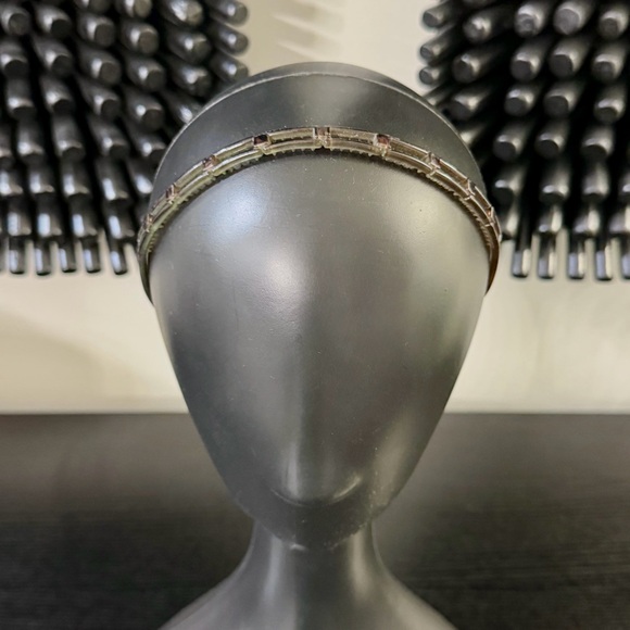 Variety Pack of Plastic Headbands - Picture 5 of 11